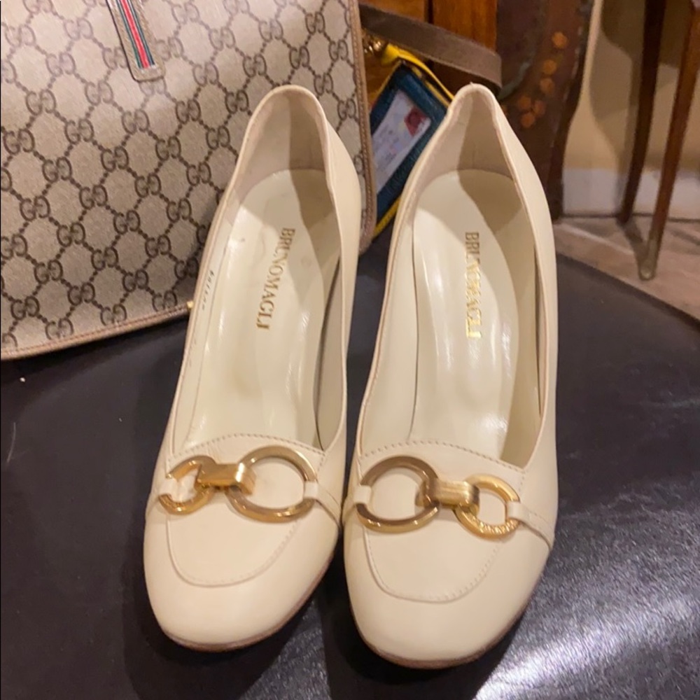 Brand new Brunomagli 3in heels